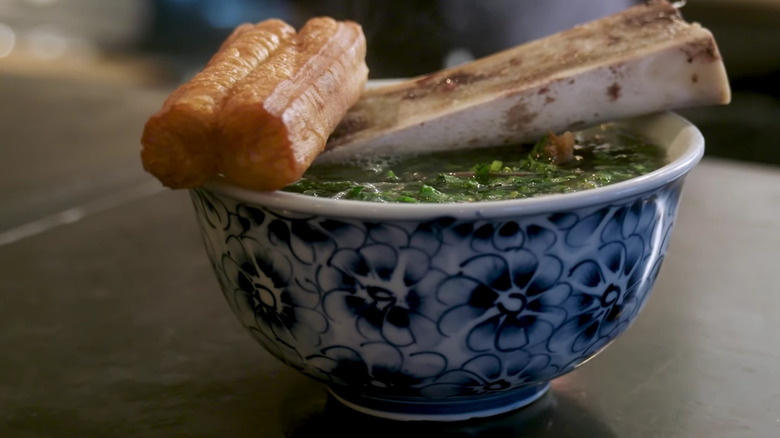 A bowl of Hanoi style pho