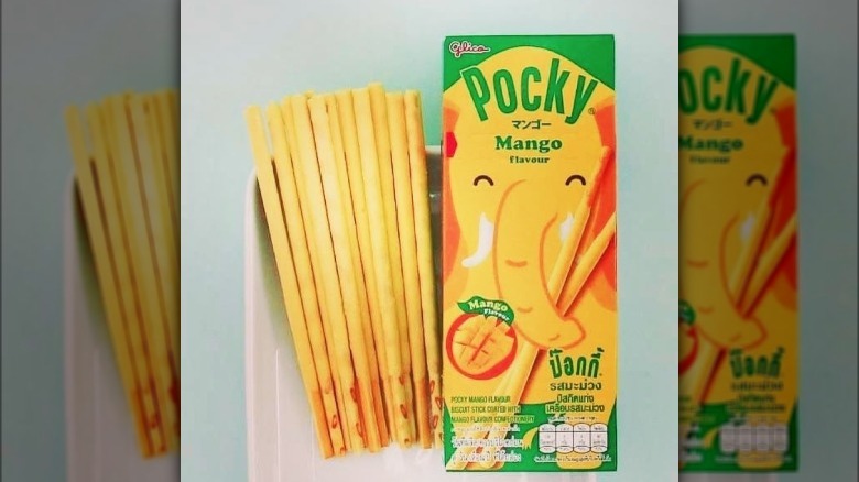 Mango pocky box in container