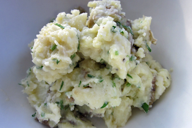 Yukon Gold Mashed Potatoes with Roasted Garlic