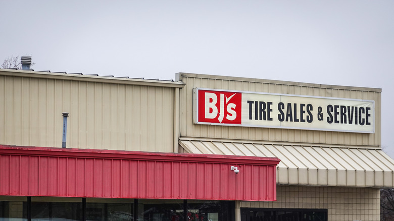 BJ's Warehouse and Tire Center