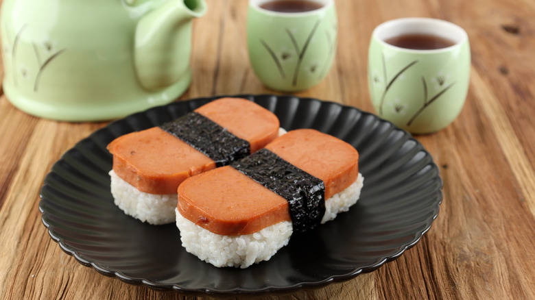 Spam musubis served with tea