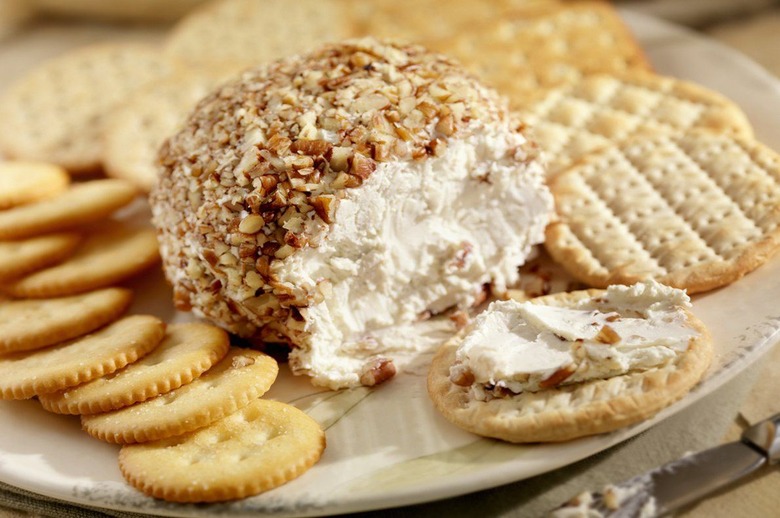 Make a Cheese Ball