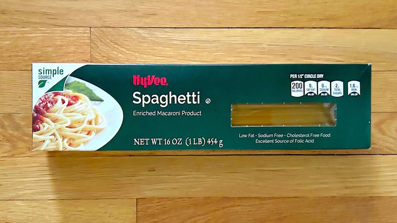 Box of Hy-Vee spaghetti