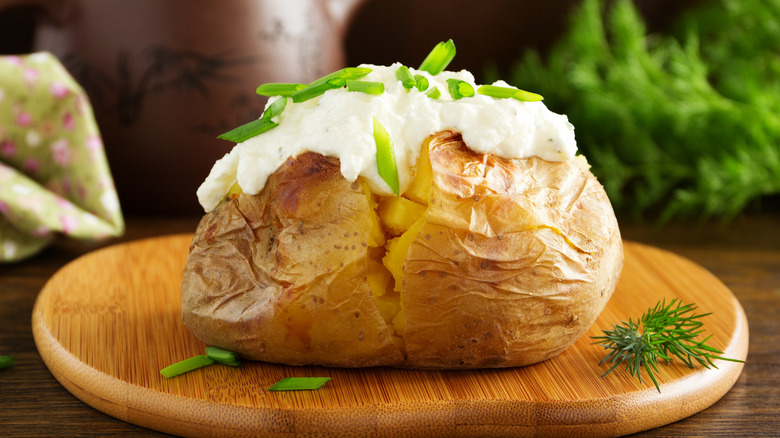 Baked potato sour cream chives