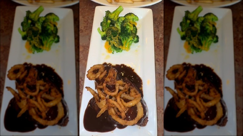 Perkins' meatloaf with broccolli 