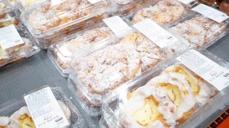 Packaged danishes on display