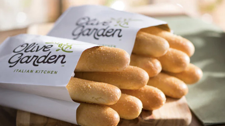 Olive garden breadsticks in white bags
