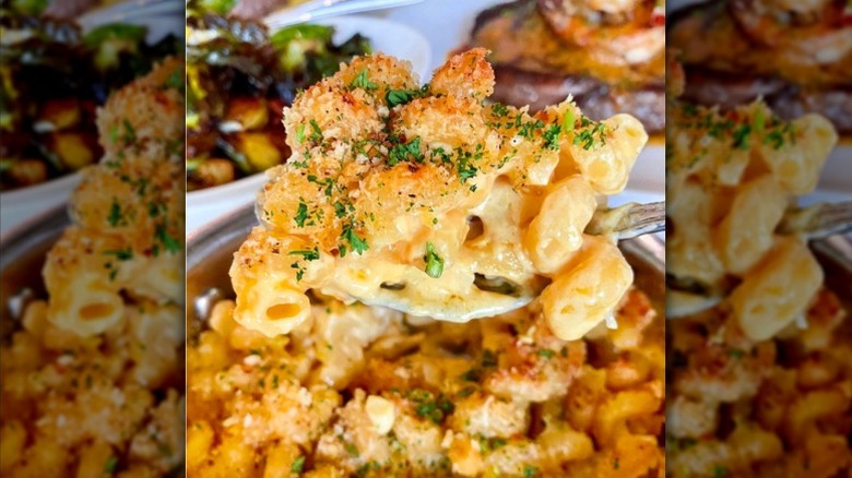 Fleming's chipotle cheddar mac & cheese