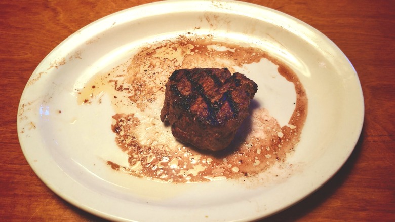 Texas Roadhouse Dallas filet on a plate