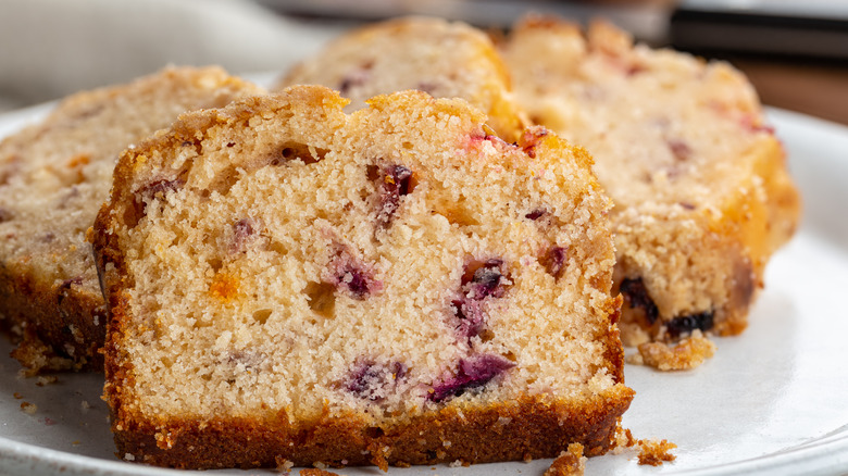 Cranberry orange bread slices