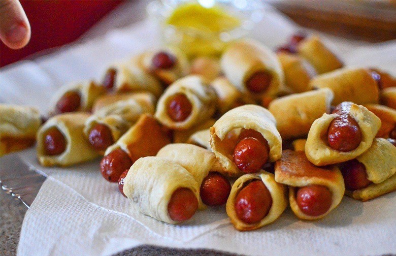 Pigs in a Blanket With Honey Mustard