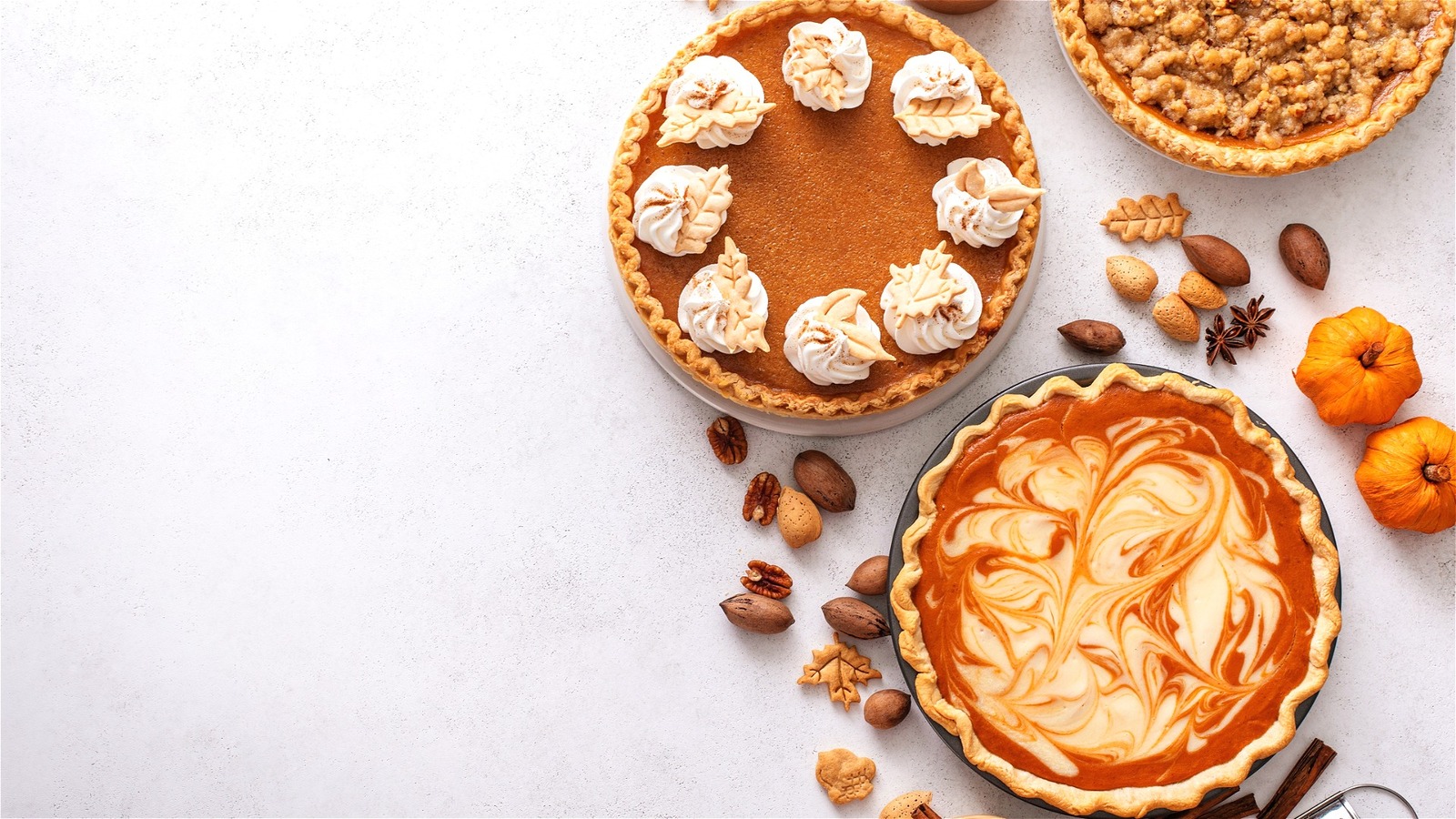 https://www.thedailymeal.com/img/gallery/the-unexpected-penny-hack-thatll-save-your-thanksgiving-pie/l-intro-1696864434.jpg