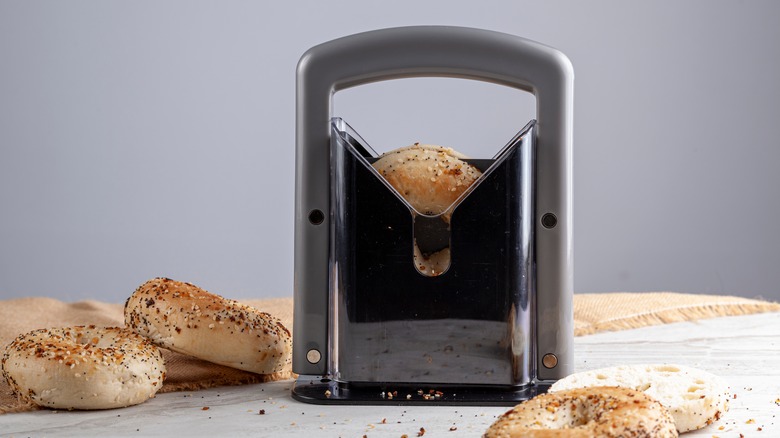 Bagel in slicer