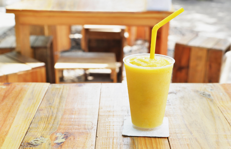 Dunkin' Donuts: Large Tropical Mango Smoothie