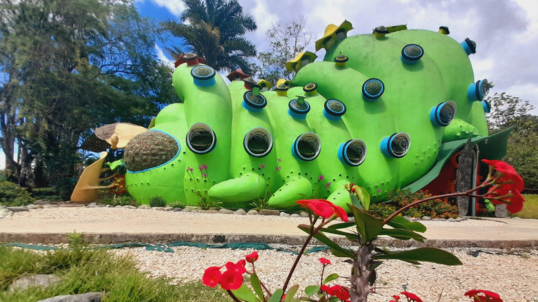 Side view of Restaurante La Oruga in Costa Rica