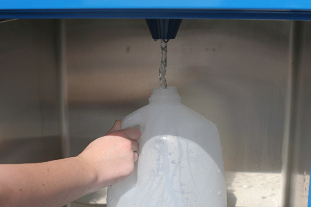 1978: Water vending machines are introduced 