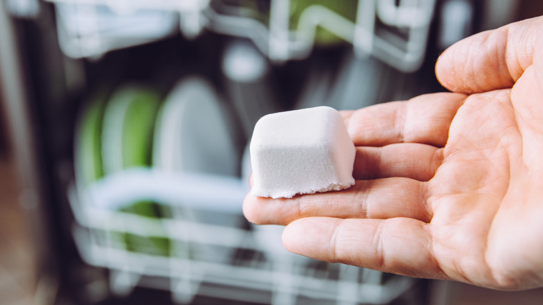 Dishwasher detergent powder pod