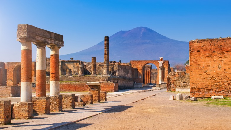 Mount Vesuvius looming over Pompei