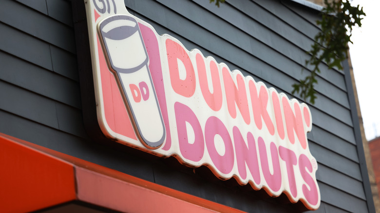 Dunkin Donuts sign