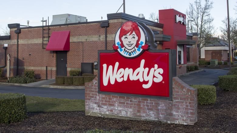 Wendy's signage daytime