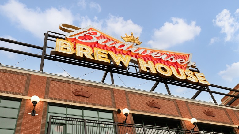 Budweiser sign at Busch stadium