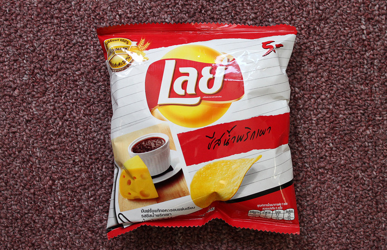 Lay's Cheese and Grilled Chili 