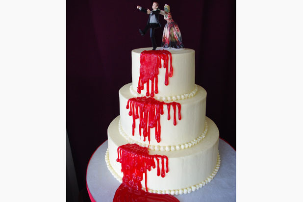 8 Horrifying Wedding Cakes 