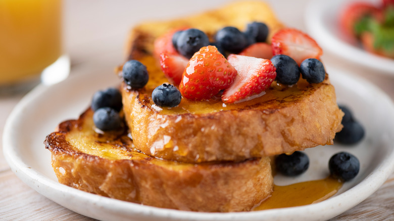 French toast with berries and honey