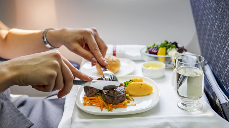 A plate of airline food 