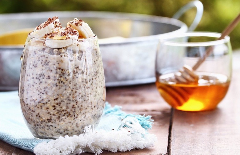 Breakfast: 5-Ingredient Vegan Chocolate Banana Overnight Oats