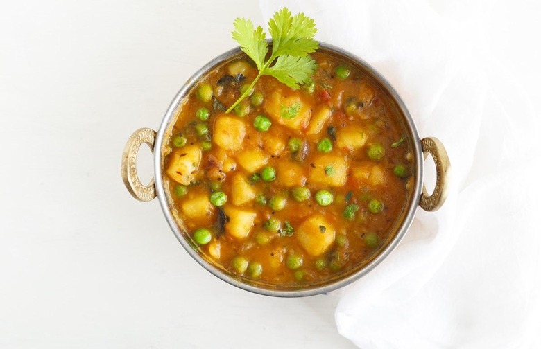 Lunch: Aloo Matar (Pea and Potato Curry)