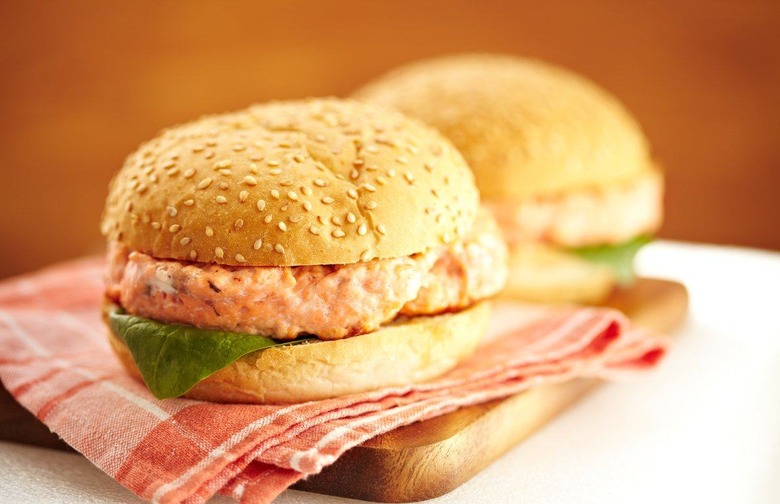 Lunch: Simple Salmon Burger