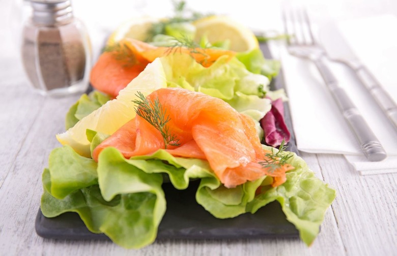 Lunch: Spicy Salmon Lettuce Cups