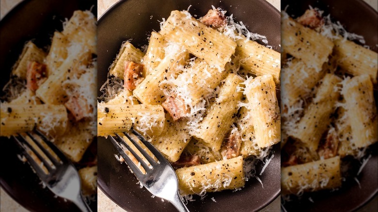 A bowl of Pasta alla Gricia