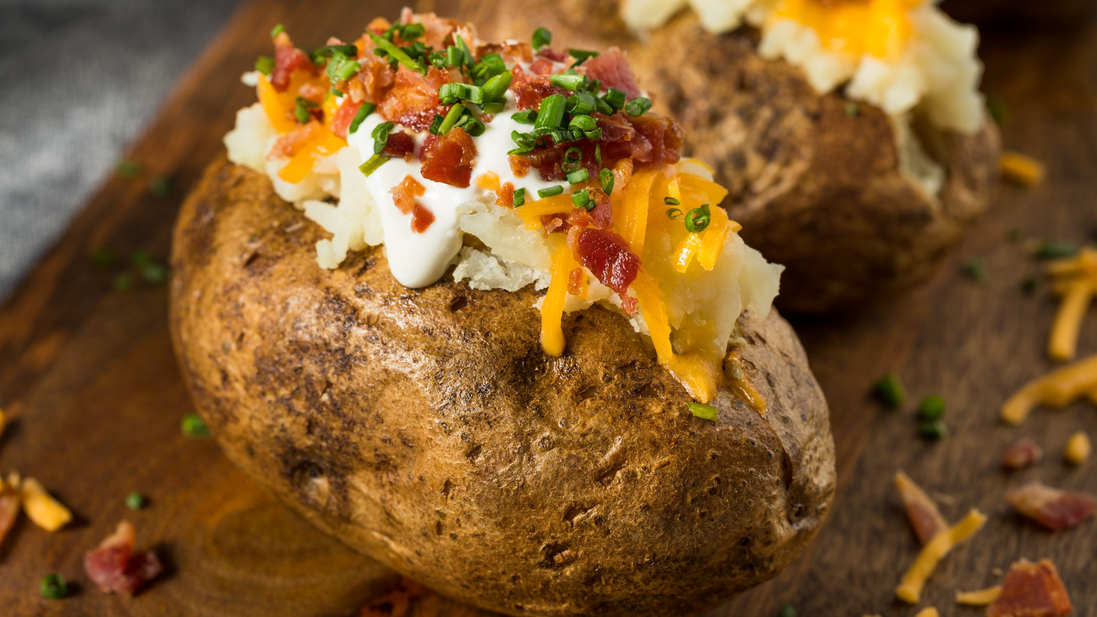 This Celebrity Chef Makes The Absolute Best Baked Potato Out There