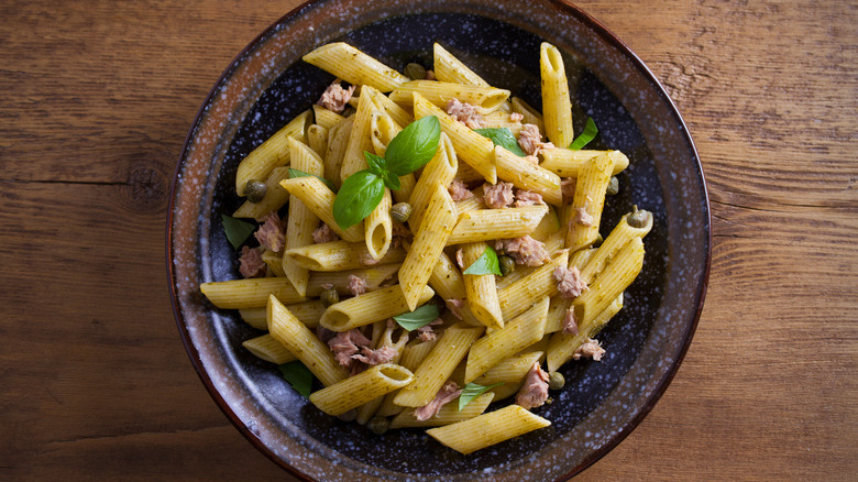 Pesto penne pasta with tuna