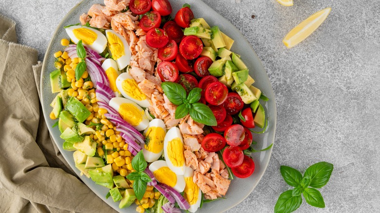 Cobb salad with salmon 