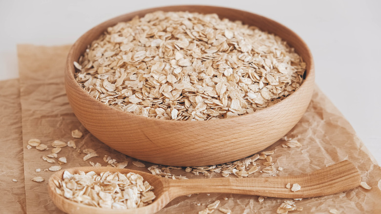 Rolled oats in a bowl