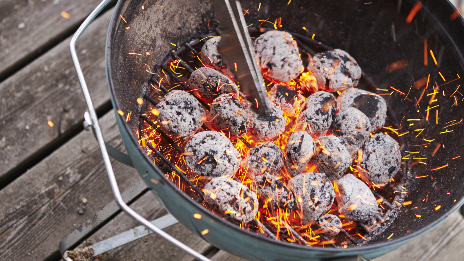 This Is How You Keep That Stubborn Charcoal Grill Fire From Going Out