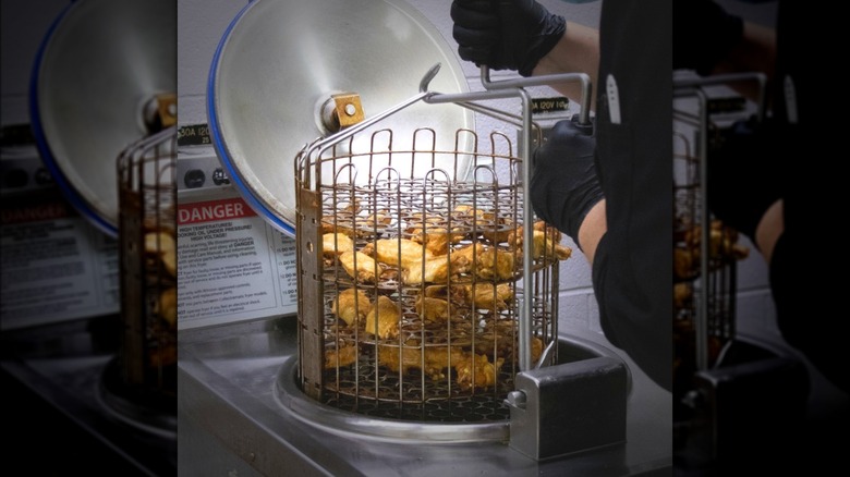 Pressure fryer delivers succulent fried chicken