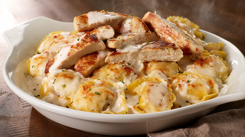 Olive Garden's Chicken Tortellini Alfredo