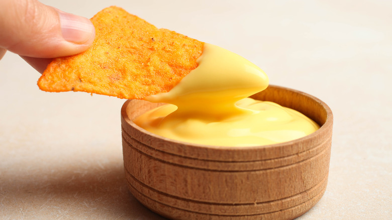 Nacho chip dipping cheese sauce