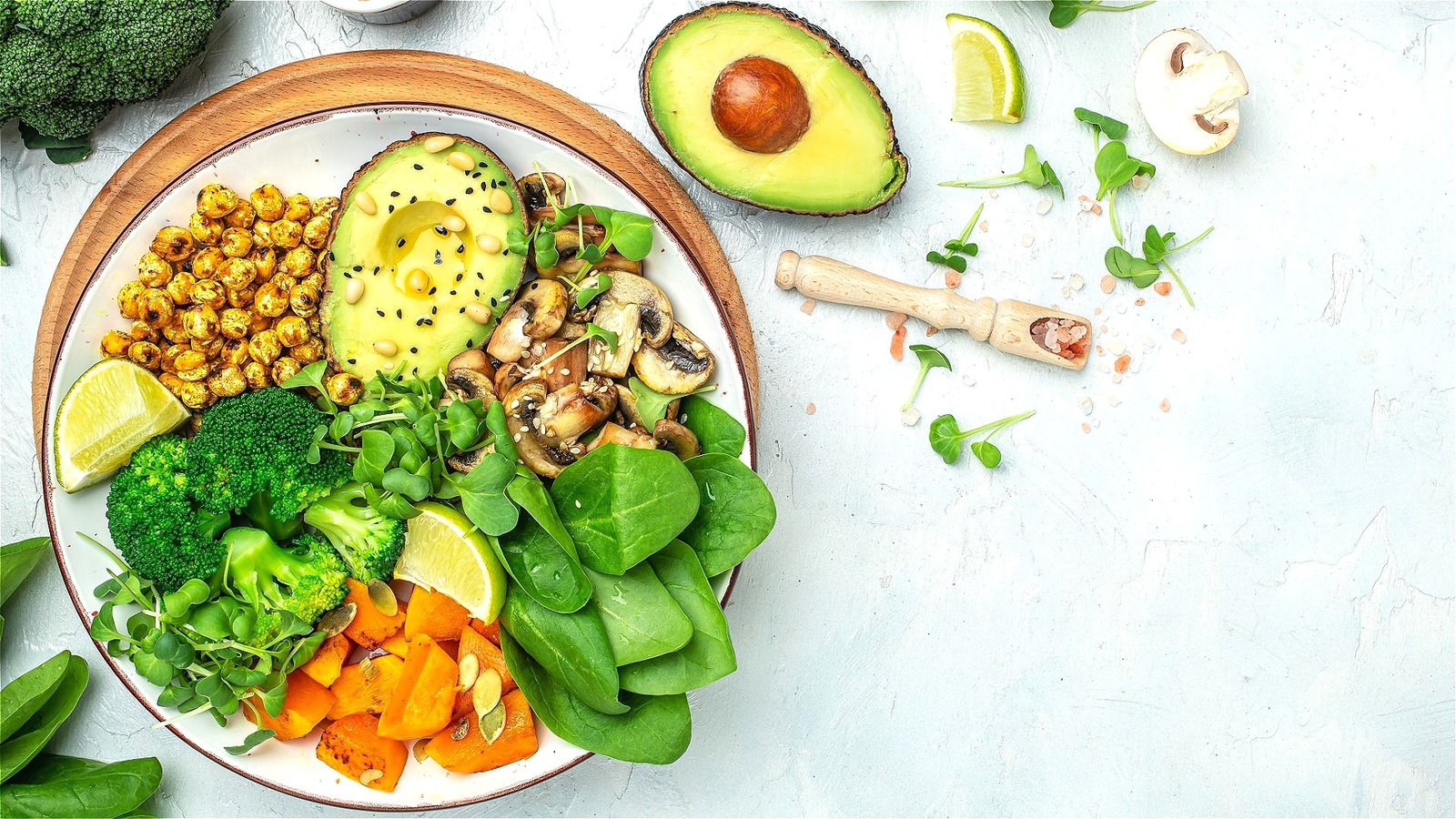 This Presentation Method Makes Avocado Shine In Any Salad