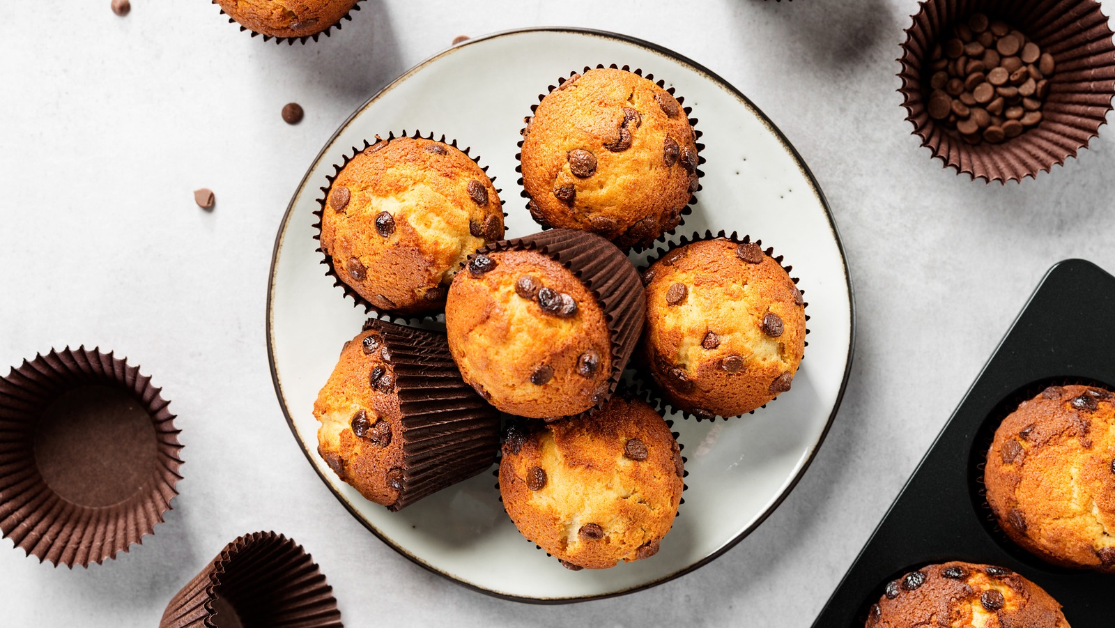 https://www.thedailymeal.com/img/gallery/this-simple-trick-will-help-you-make-your-fluffiest-muffins-yet/l-intro-1669230888.jpg