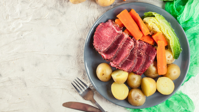 Corned beef and cabbage boiled dinner