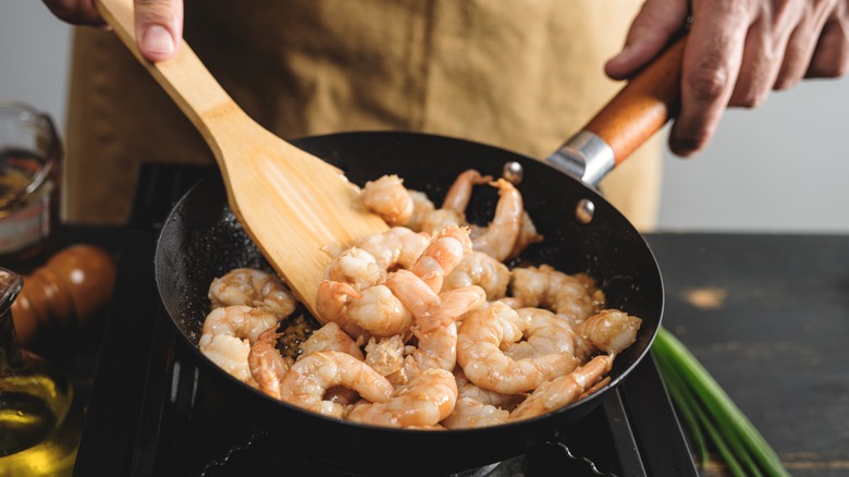 cooking shrimp in frying pan