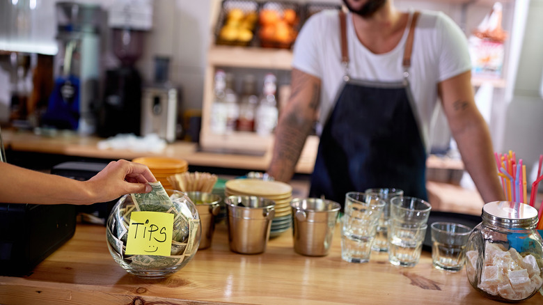 Tipping at a coffee bar