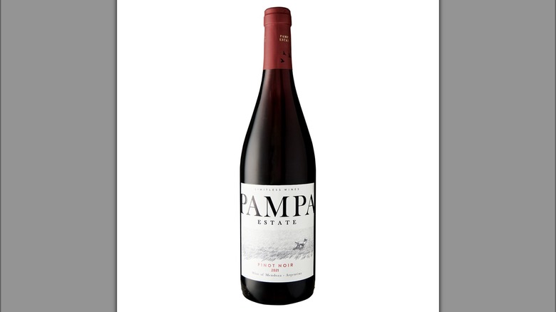 Pampa Estate Pinot Noir Aldi red wine bottle