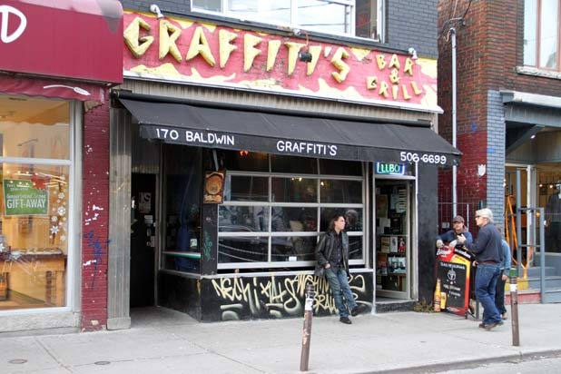 Graffiti's Bar & Grill