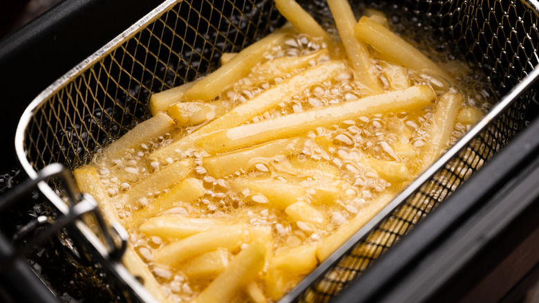 Fries in a fryer basket